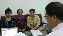 Luật sư cung cấp chứng cứ ngoại phạm của Hồ Duy Hải. Ảnh: Thanh Niên