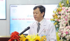 Bác sĩ Nguyễn Tri Thức - Giám đốc BV Chợ Rẫy phát biểu tại buổi khai trương Trung tâm khám chữa bệnh từ xa. Ảnh: BVCC