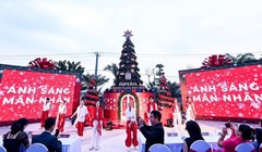 Mùa lễ hội Noel hoành tráng trên đại lộ thương mại tại Long An
