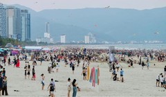 Đà Nẵng bùng nổ du lịch lễ 30/4-1/5, lạc quan cho mùa du lịch hè 2025