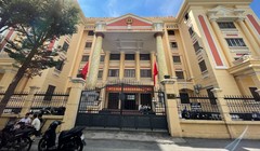 Hoãn xét xử vụ ca sĩ Duy Mạnh kiện Mercedes-Benz Việt Nam