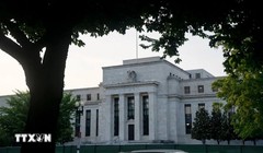 Fed giữ nguyên lãi suất, cảnh báo rủi ro lạm phát và thất nghiệp gia tăng