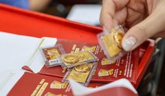 Giá vàng phụ thuộc động thái của ông Trump, sắp tới tăng hay giảm?