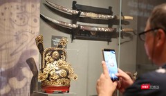 Triển lãm giới thiệu hơn 200 cổ vật gồm nhiều loại hình, chất liệu khác nhau, có niên đại từ thế kỷ 15 đến thời nhà Nguyễn.