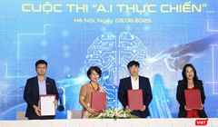 Đại diện các đơn vị ký kết hợp tác tổ chức cuộc thi.