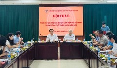 Cử chỉ “dẫn tay ra thảm đỏ” hay “đánh nhau ở sảnh thang máy” đều thể hiện văn hóa con người