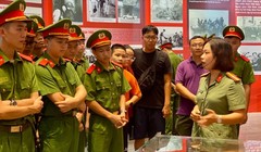 Những hiện vật gắn với lịch sử 80 năm hình thành và phát triển lực lượng Công an nhân dân