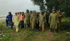 Bão số 5 giật cấp 17, người dân vùng bão không ra đường từ 11h trưa nay