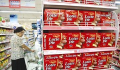 Hiện nay có khá nhiều quầy kệ ở siêu thị tràn ngập hàng hóa nước ngoài