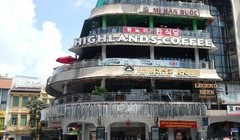 Tòa nhà "Hàm cá mập", nơi kinh doanh vào loại đắt đỏ bậc nhất Thủ đô.