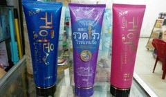  Một loại mỹ phẩm có in chữ Hàn, Thái, nhưng lại được pha chế tại Trung Quốc.
