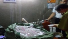 Mỹ phẩm cao cấp được sản xuất như nấu cám lợn. Ảnh: Đức Huy.