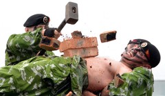 Lính đặc nhiệm Nga thi triển nội công