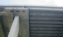  Ngày 2-8, Sở Giao thông Vận tải TP HCM cho biết đã tiếp nhận thông tin về việc một số trang mạng xã hội phản ánh cầu Phú Mỹ xuất hiện vết nứt bất thường.