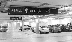 Theo quy định mới, chỗ đỗ ôtô trong chung cư có thể được mua đi, bán lại.