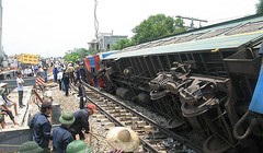 Hàng trăm toa tàu, đầu máy quá hạn đăng kiểm với thời gian... vài năm 
