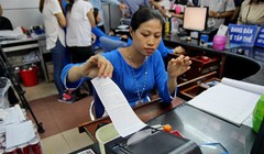 Năm nay là năm đầu tiên hành khách có thể mua vé tàu tết qua hình thức online hoàn toàn và hình thức vé tàu cũng mới so với những năm trước.