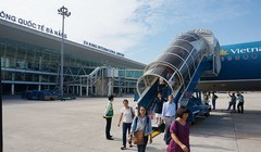 Hành khách của Vietnam Airlines tại Sân bay Tân Sơn Nhất 