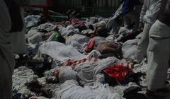 Xác người nằm la liệt tại thánh địa Mecca. Ảnh: Twitter