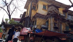 Biệt thự cũ nhếch nhác trên phố Nguyễn Thái Học, Hà Nội 