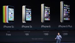 Apple đã toan tính rất nhiều đằng sau giá bán rẻ của các iPhone thế hệ cũ - Ảnh: Apple