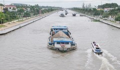 Từ 1.1.2016, phương tiện thủy nội địa sau khi đạt yêu cầu kiểm định kỹ thuật sẽ được dán tem kiểm định và số kiểm soát - Ảnh minh họa Kim Anh