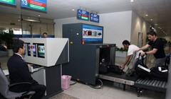Đề nghị soi chiếu ngẫu nhiên hành lý khách quốc tế qua Tân Sơn Nhất