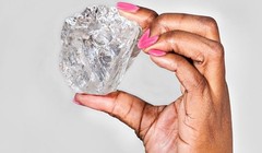 Viên kim cương "khủng" nặng 1.111 carat mới được tìm thấy tại Botswana.