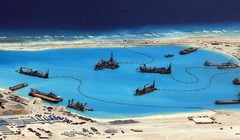 Một trong các đảo nhân tạo do Trung Quốc xây dựng phi pháp ở biển Đông. Ảnh: EPA