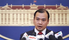 Người phát ngôn Bộ Ngoại giao Lê Hải Bình khẳng định việc Trung Quốc xây dựng trạm xăng và trường học trên đảo Phú Lâm thuộc quần đảo Hoàng Sa của VN là bất hợp pháp và vô giá trị - Ảnh: TTO