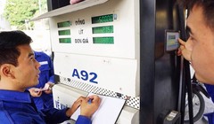 Xăng dầu giảm giá mạnh từ 15h chiều 18/12