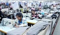 Campuchia: Gần 150 nhà máy dệt may và da giày bị đóng cửa