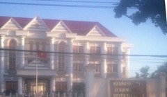 Dư luận cho rằng, lãnh đạo UBND huyện Thới Bình đã quá “chơi sang” trong khi ngân sách còn nhiều khó khăn