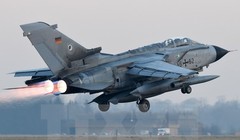 Máy bay Tornado của Đức cất cánh từ căn cứ Jagel tới căn cứ quân sự của NATO ở Thổ Nhĩ Kỳ ngày 5/1. (Nguồn: AFP/TTXVN)