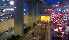 Hầm chui nút giao Thanh Xuân và Trung Hòa vào giờ cao điểm vẫn xảy ra tình trạng ùn ứ kéo dài.