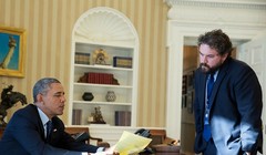 Ông Cody Keenan được Tổng thống Obama mô tả giống nhà văn Hemingway vì bộ râu rậm - Ảnh: Nhà Trắng