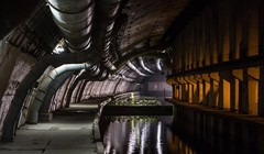 Video khám phá căn cứ tàu ngầm tối mật tại Crimea - Nga