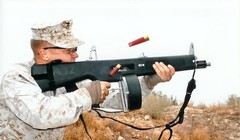 Sức mạnh khẩu súng 2 chế độ bắn Auto Assault-12 của Mỹ