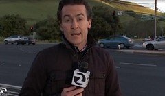 Video Phóng viên Mỹ thoát chết trong tích tắc khi đang truyền hình trực tiếp