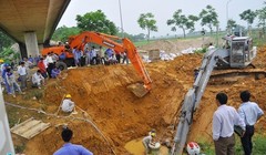 Đường ống nước sông Đà 1 nhiều lần bị vỡ. Ảnh: Hoàn Nguyễn