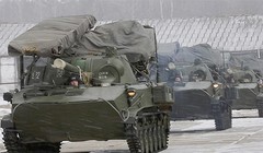 Xe chiến đấu của lính dù rời căn cứ - Ảnh: Bộ Quốc phòng Nga