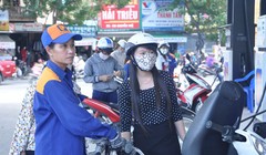 Sau to tiếng là thì thầm, quản xăng dầu vẫn hở