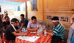 Chiều 27-4, tại thôn Bá Hà 1, phường Ninh Thủy, thị xã Ninh Hòa, tỉnh Khánh Hòa, hàng chục thợ lặn và người dân quanh vùng đã đến tiễn đưa ông Lê Văn Ngày (SN 1970) về nơi an nghỉ cuối cùng. Cái chết của ông khi thi công xây dựng đê chắn sóng ở cảng Sơn D