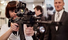 Nhà sản xuất vũ khí cá nhân lớn nhất của Nga là tập đoàn "Kalashnikov" (súng AK) dự kiến đến năm 2017 sẽ tăng gấp đôi doanh số bán hàng.