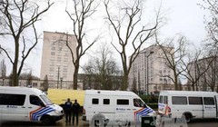 Cảnh sát Bỉ làm nhiệm vụ trong chiến dịch truy quét ở Brussels. Ảnh: AFP/TTXVN
