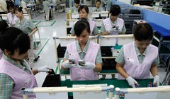 Sản xuất điện thoại tại nhà máy Samsung Bắc Ninh