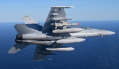 Tiêm kích F/A-18 Hải quân Mỹ thử tên lửa Harpoon Block II+ ở California, tháng 11.2015 - Ảnh: Hải quân Mỹ