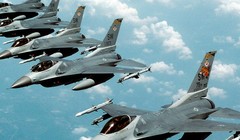 Máy bay của lực lượng không quân Israel (IAF) đã tấn công vào kho trữ tên lửa ở Syria. Ảnh: Reuters