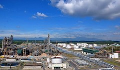 Gazprom Neft cho biết vẫn sẵn sàng đầu tư vào Dung Quất trong tương lai nếu thấy thỏa mãn với các điều kiện từ phía Việt Nam.