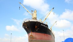 ​Tàu Easterm Sun trọng tải 22.000 DWT của Công ty CP vận tải Biển Bắc (thuộc Vinalines) sửa chữa tại Nhà máy sửa chữa tàu biển Nosco Vinalines. Nhiều tàu phù hợp với thị trường nội địa như này Vinalines đang cho doanh nghiệp khác thuê khai thác